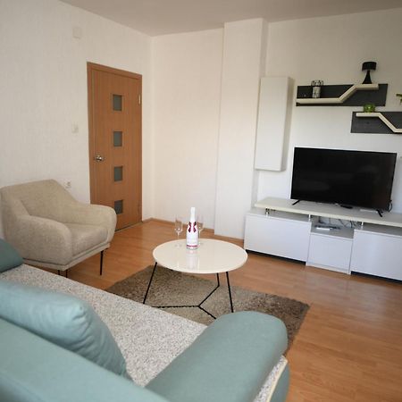 Cinema Vardar Apartment Скоп'є Екстер'єр фото