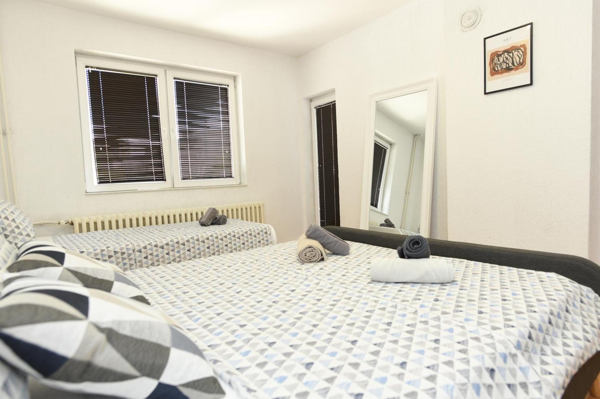 Cinema Vardar Apartment Скоп'є Екстер'єр фото