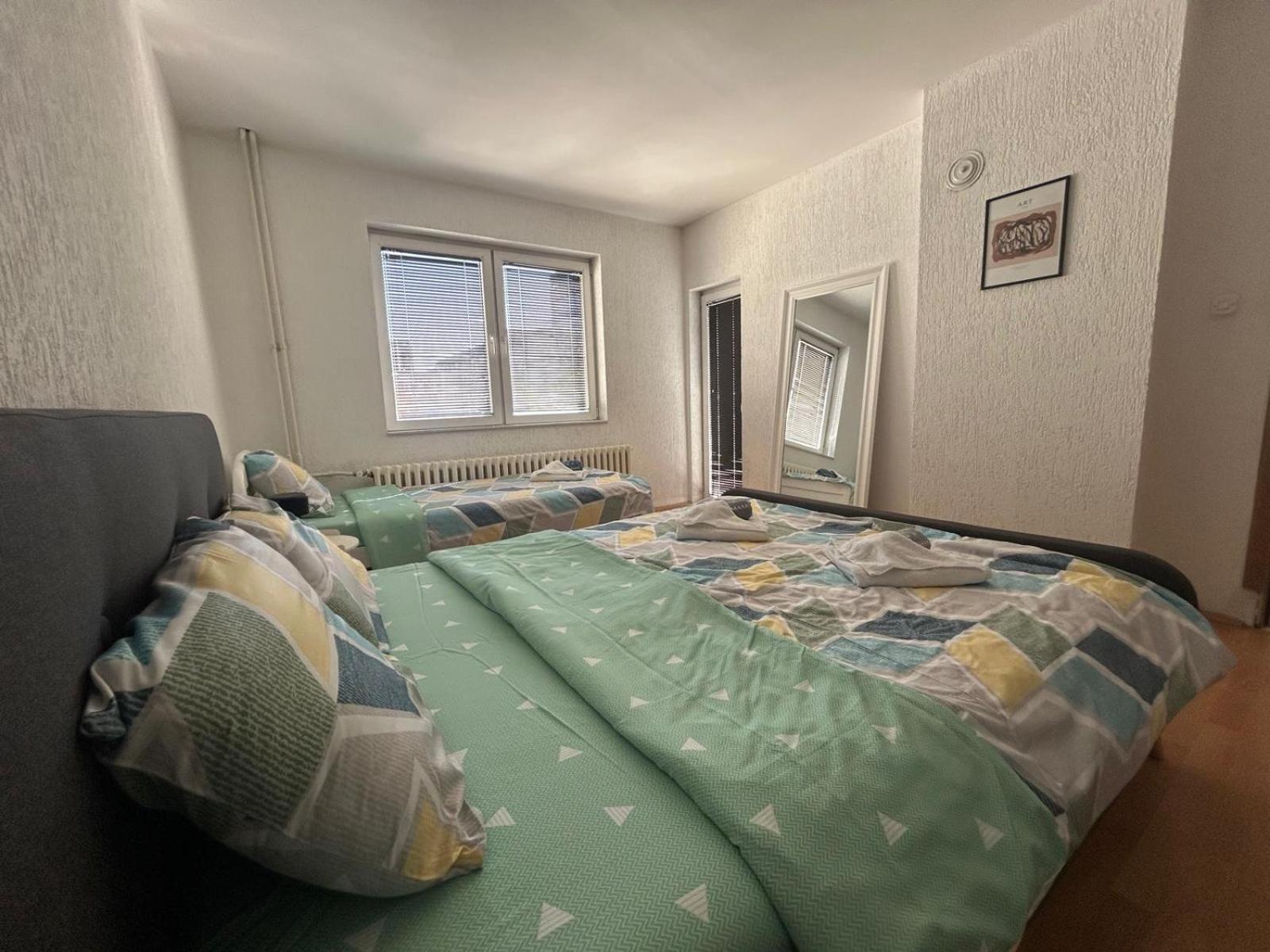 Cinema Vardar Apartment Скоп'є Екстер'єр фото